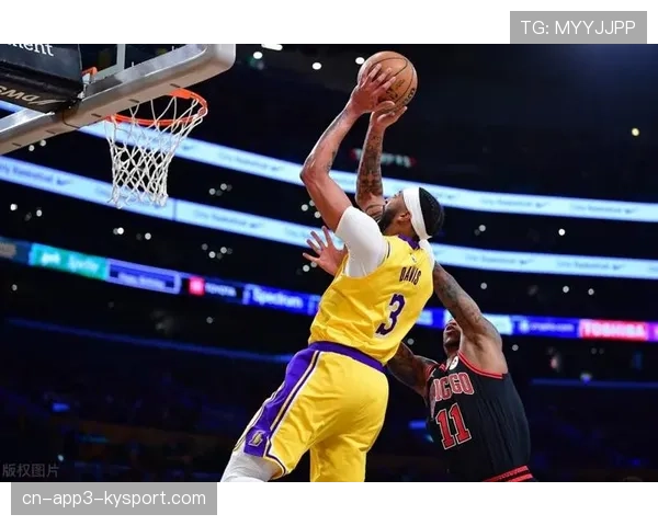 特写：詹姆斯赛后独自加练罚球，湖人暂列西部第九